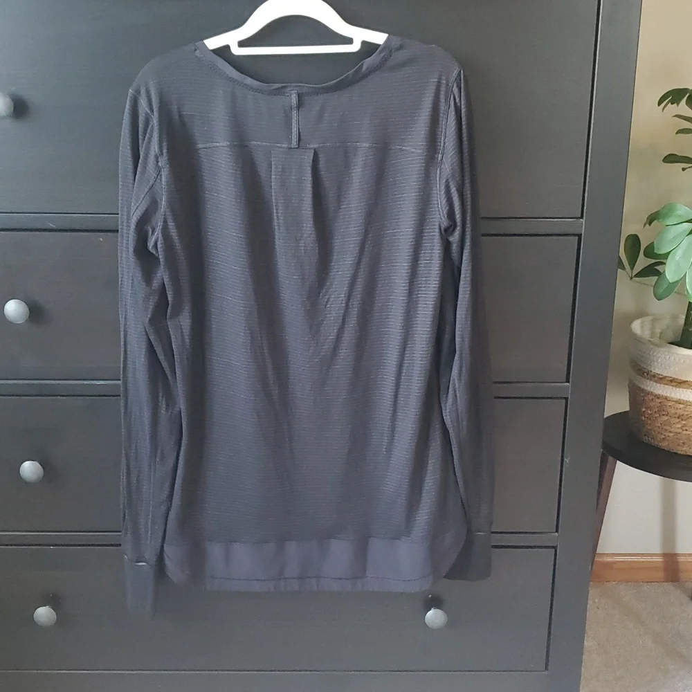 Lululemon Black Long Sleeve Top - Picture 5 of 7